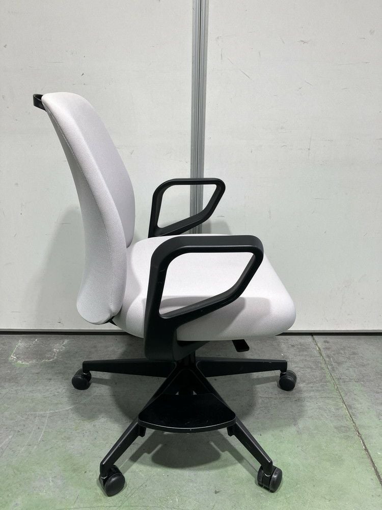 コクヨ固定肘付エルアチェア 商品画像5