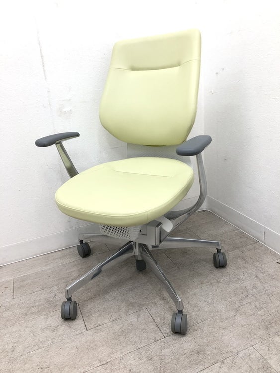 コクヨing(イング)チェア 固定肘付イングチェア　 商品画像1