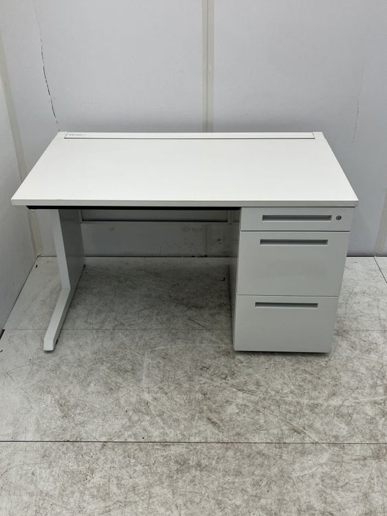 イトーキCZRシリーズ 1200片袖デスク 商品画像1