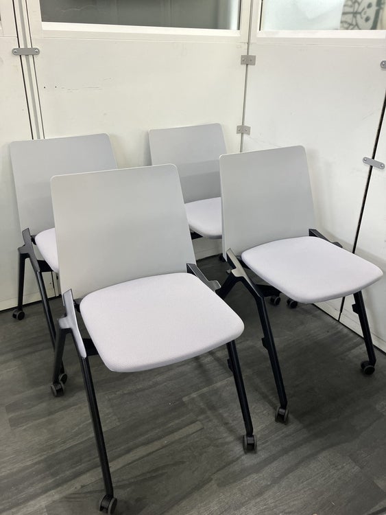 コクヨスタッカシリーズ スタッキングチェア4脚セット 商品画像1
