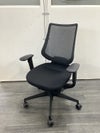 コクヨing(イング)チェア 可動肘付イングチェア 商品画像1
