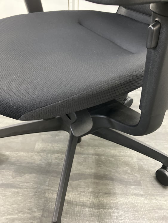 コクヨing(イング)チェア 可動肘付イングチェア 商品画像7