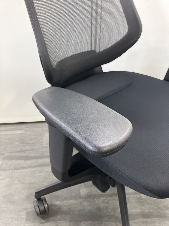 コクヨing(イング)チェア 可動肘付イングチェア 商品画像10