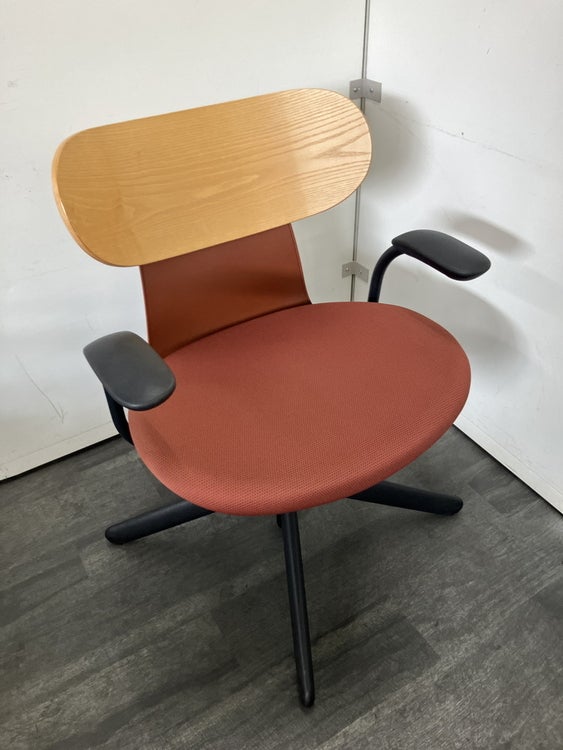 コクヨingLIFE(イングライフ)シリーズ 固定肘付イングライフチェア 商品画像1