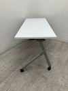 オカムラFLAPTOR(フラプター)シリーズ 1500サイドスタックテーブル 商品画像3