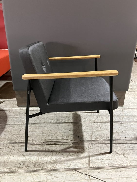 イトーキknot Work(ノットワーク)シリーズ カフェテーブル+ラウンジチェア3点セット 商品画像7