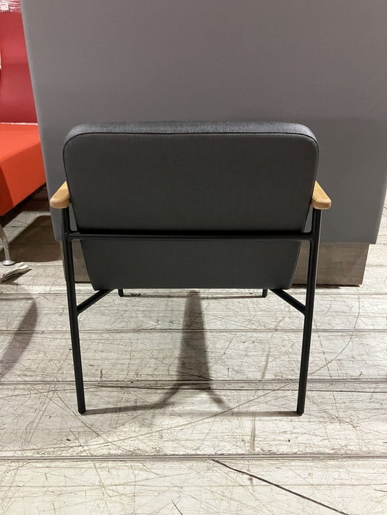 イトーキknot Work(ノットワーク)シリーズ カフェテーブル+ラウンジチェア3点セット 商品画像8