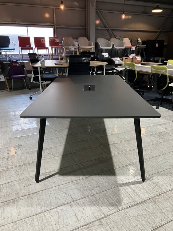 ウチダ（内田洋行）レムナ（LEMNA）シリーズ 2400ミーティングテーブル 商品画像4