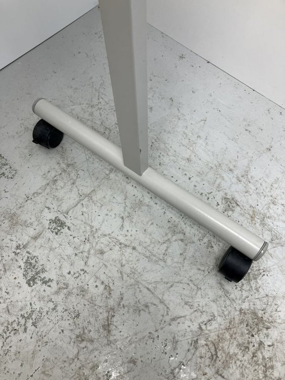ウチダ（内田洋行）脚付両面ホワイトボード 商品画像9