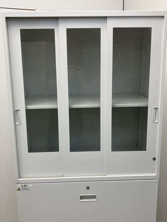 イトーキシンラインシリーズ 3段ラテラルガラス引き違い上下書庫 商品画像6
