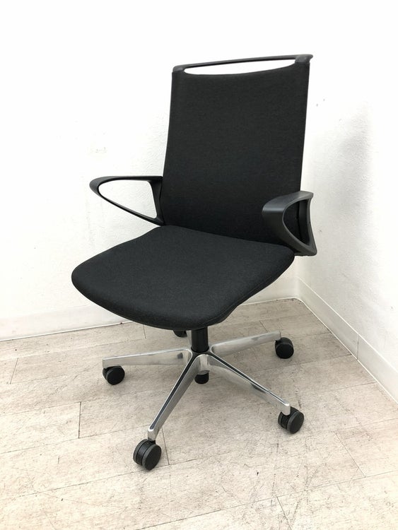 オカムラmode(モード)シリーズ 固定肘付モードチェア 商品画像1