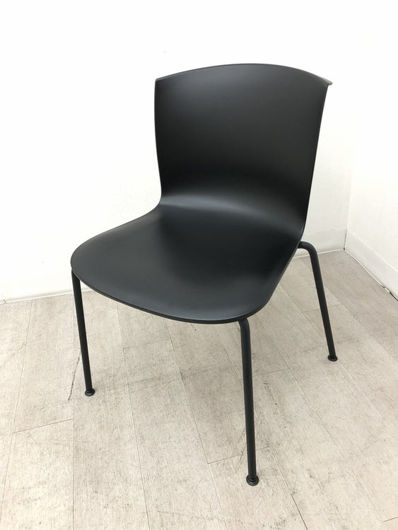 コクヨHemming（ヘミング）シリーズ スタッキングチェア 商品画像1