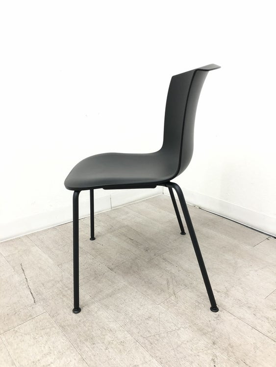 コクヨHemming（ヘミング）シリーズ スタッキングチェア 商品画像3