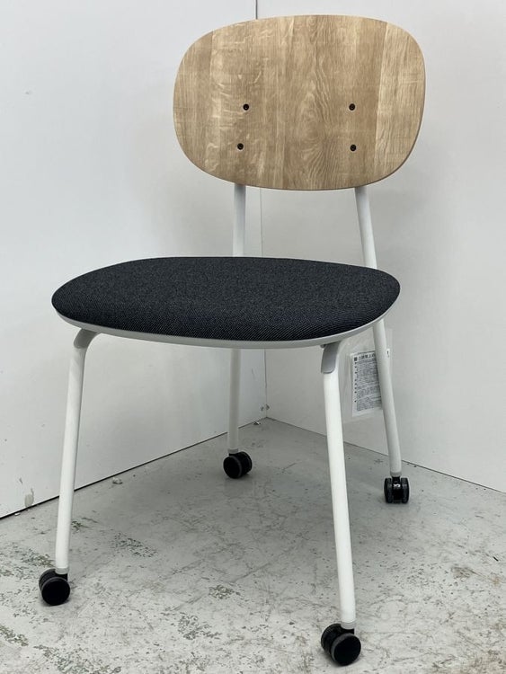 イトーキオリカチェア（Orlika chair） シリーズ ネスティングチェア2脚セット 商品画像1