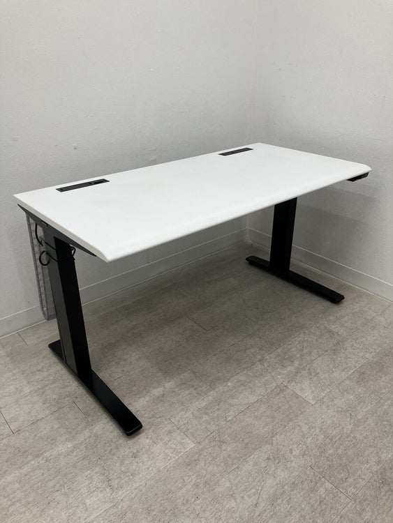 オカムラSwift(スイフト)シリーズ 1350電動昇降デスク 商品画像1