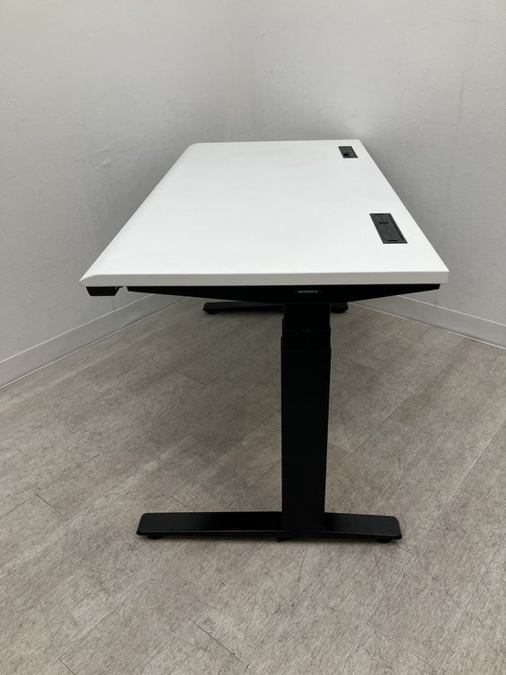 オカムラSwift(スイフト)シリーズ 1350電動昇降デスク 商品画像5