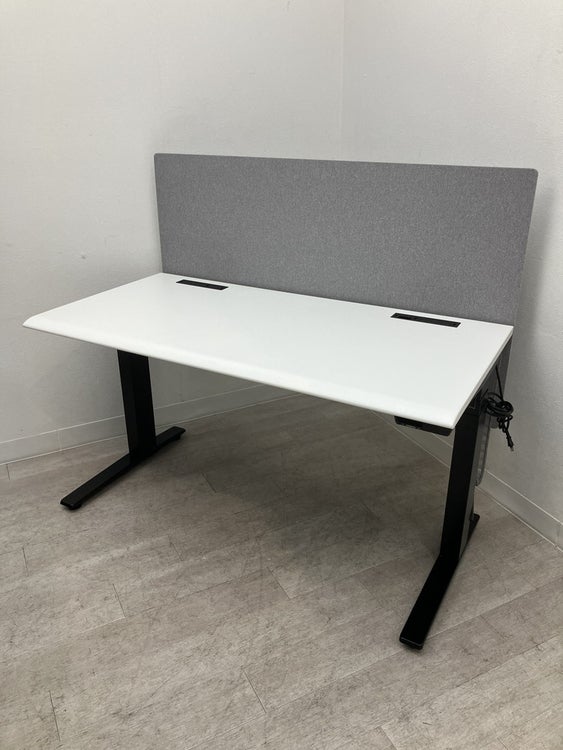オカムラSwift(スイフト)シリーズ 1350電動昇降デスク 商品画像1