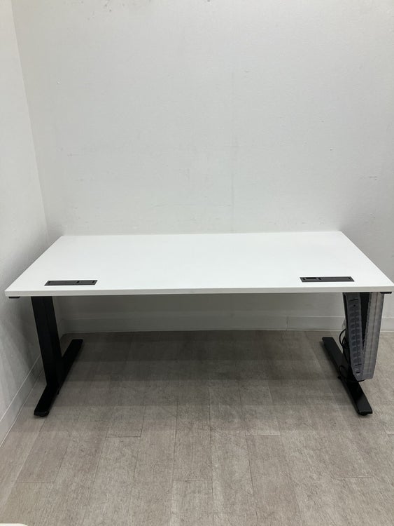 オカムラSwift(スイフト)シリーズ 1550電動昇降デスク 商品画像4