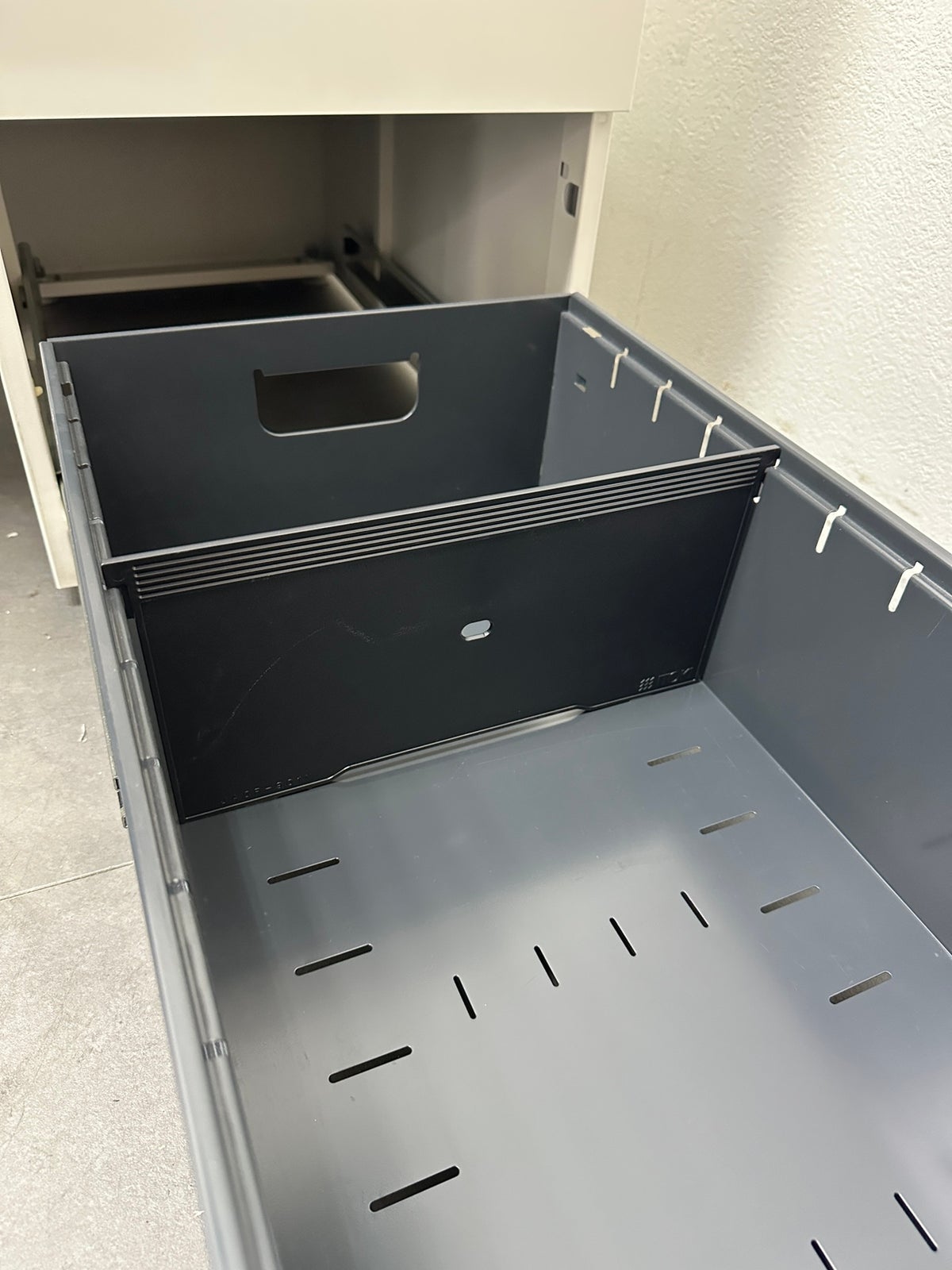 イトーキCZRシリーズ 1600片袖デスク 商品画像9