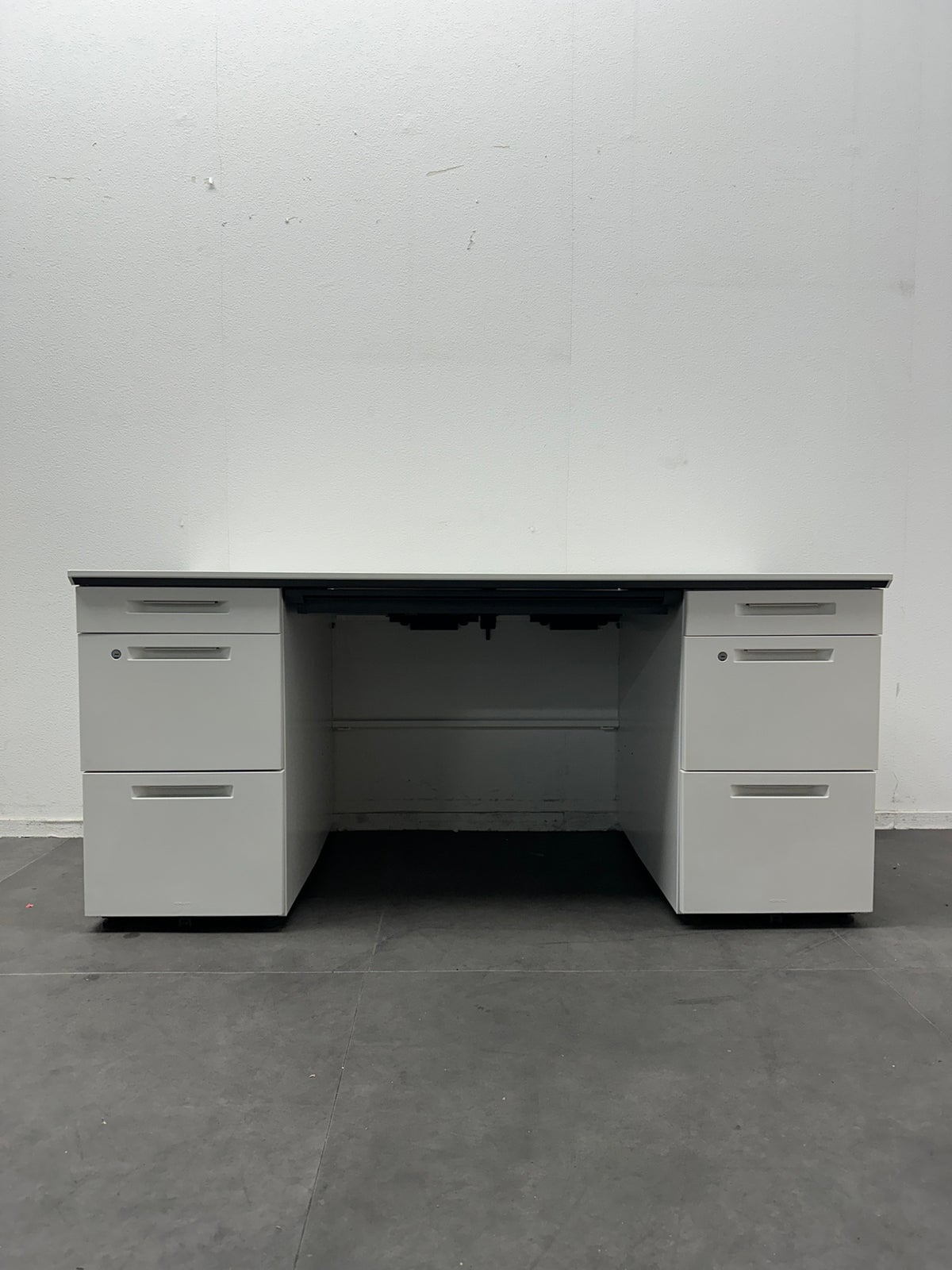 コクヨisシリーズ 1600両袖デスク 商品画像2