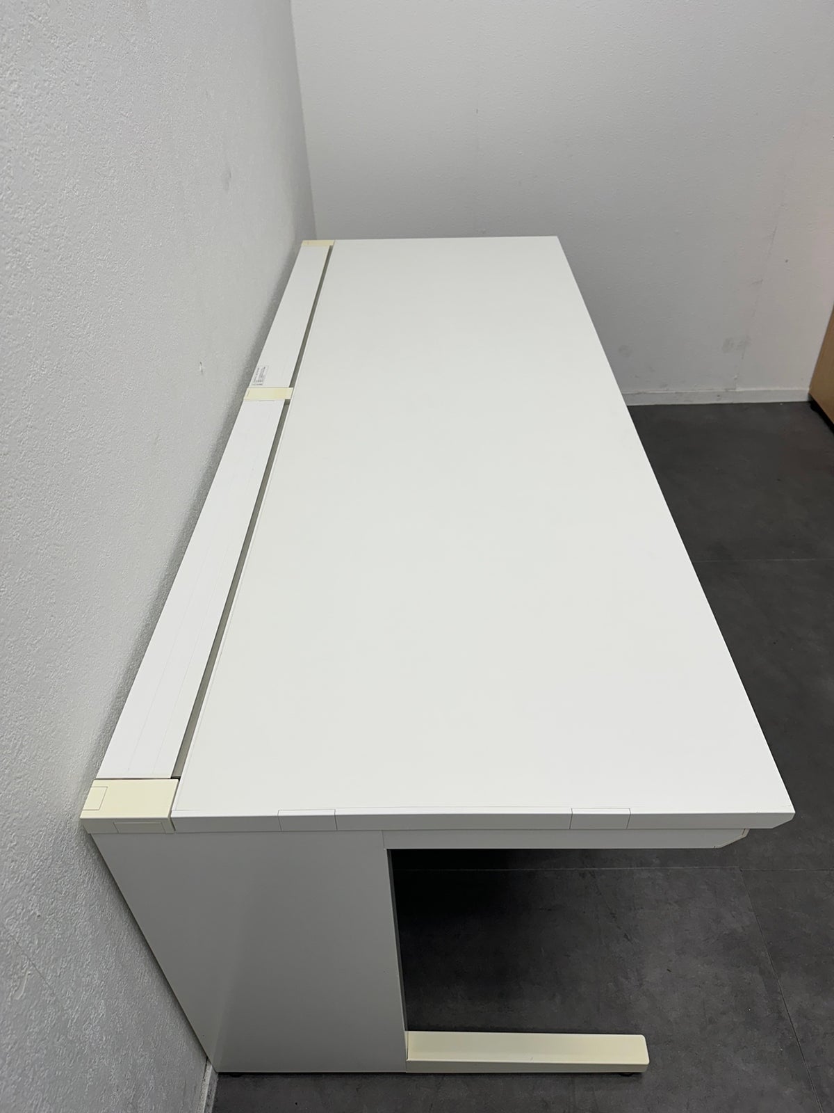 コクヨisシリーズ 1800平デスク 商品画像3