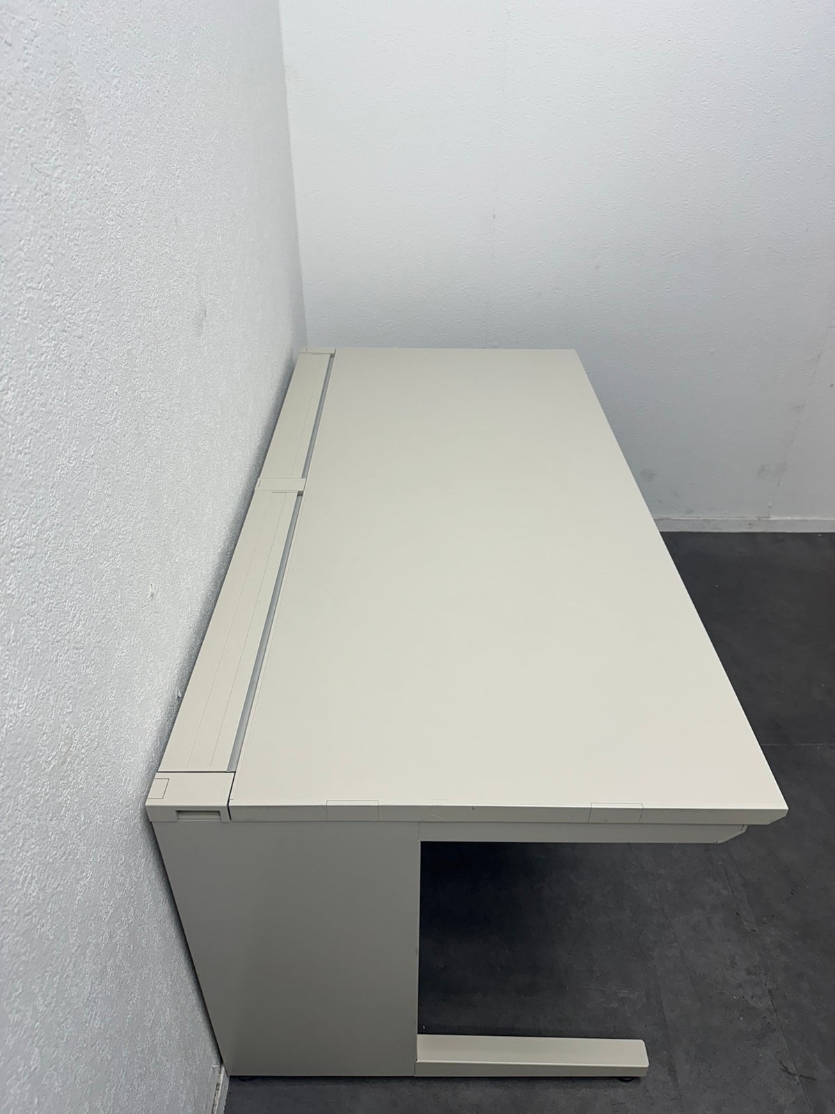 コクヨMXVシリーズ 1400平デスク 商品画像3