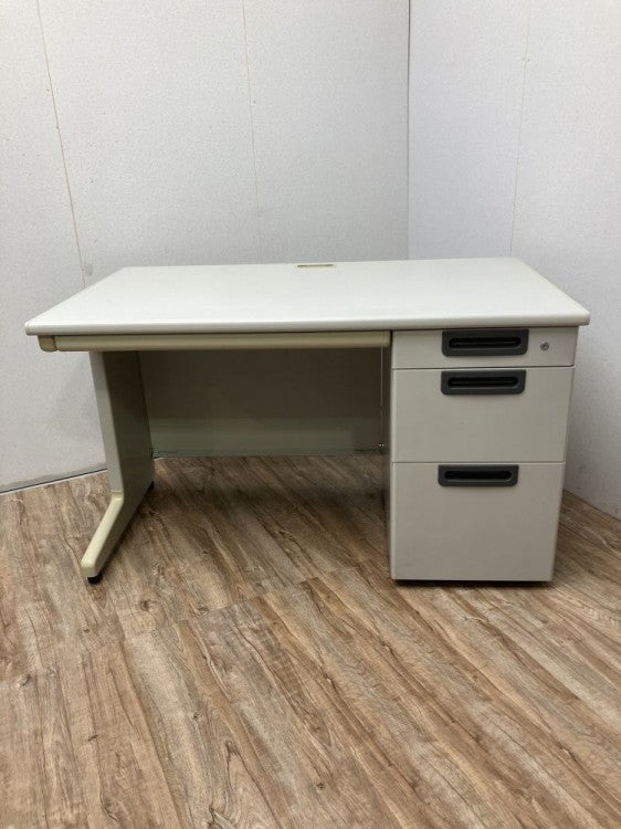 プラスLAシリーズ 1200片袖デスク 商品画像1