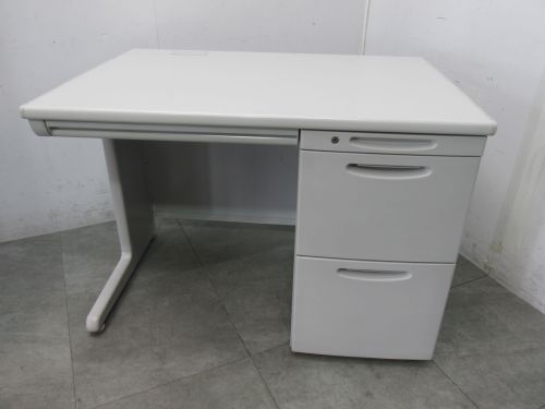 オカムラ1000片袖デスク 商品画像1