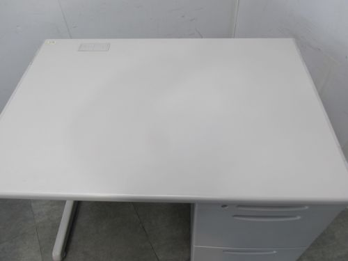 オカムラ1000片袖デスク 商品画像3