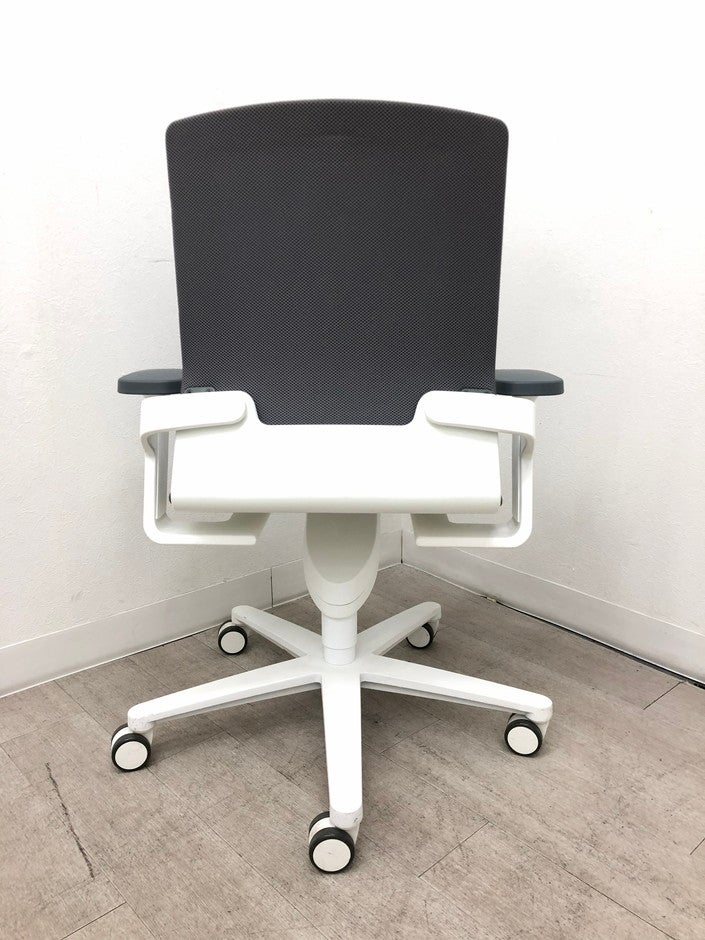 Wilkhahn（ウィルクハーン）ONチェア 可動肘付ONチェア 商品画像4