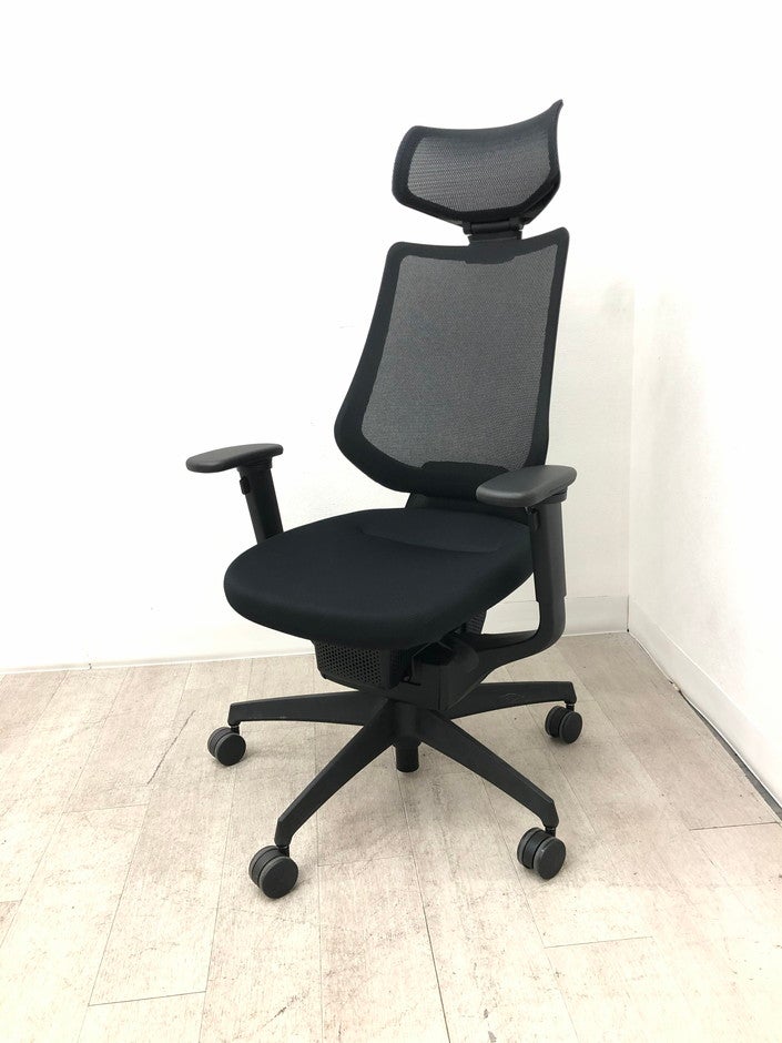 コクヨing(イング)チェア 可動肘付イングチェア  商品画像1