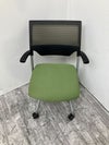イトーキレクシブシリーズ 固定肘付レクシブチェア 商品画像3