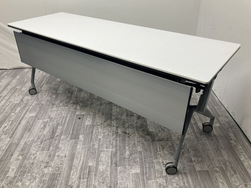 オカムラINTERACT NT(インターアクトエヌティー)シリーズ  1800サイドスタックテーブル 商品画像1