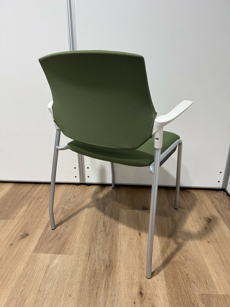 イトーキステンザシリーズ スタッキングチェア 商品画像3