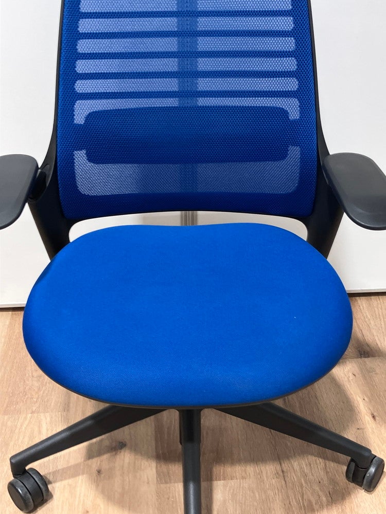 スチールケースSeries 1（シリーズ1）チェア 可動肘付シリーズワンチェア 商品画像12