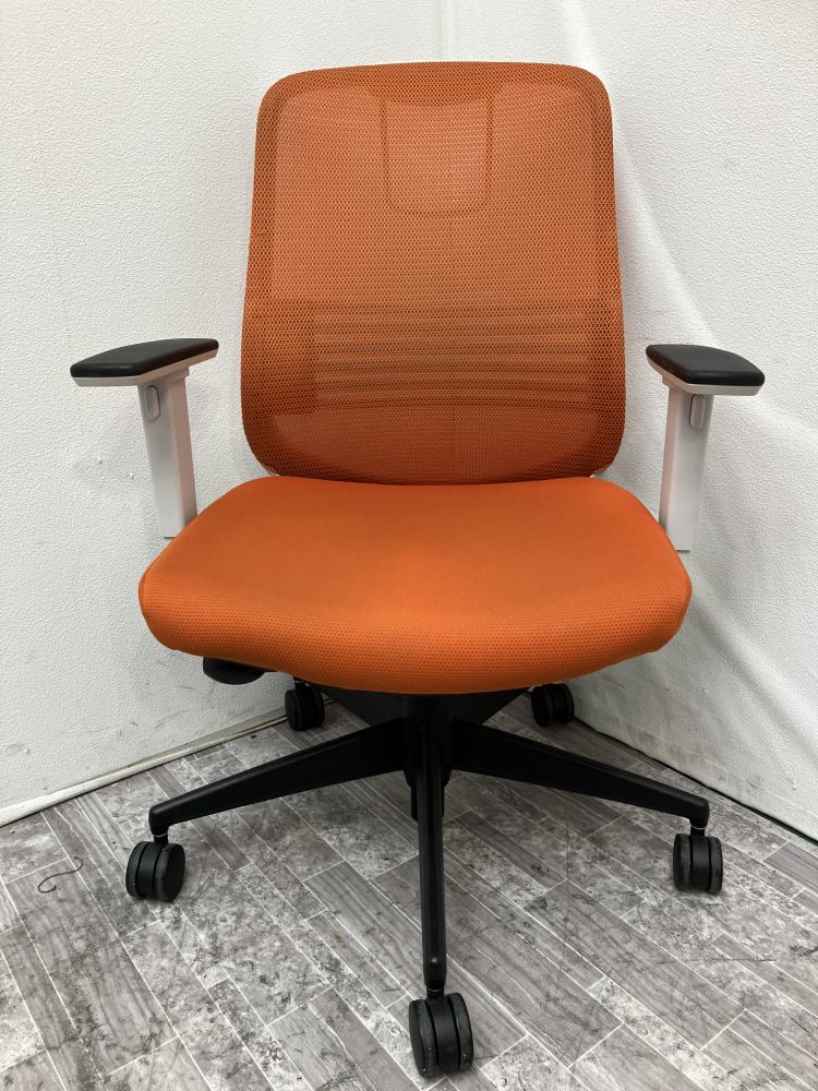 オカムラシロッコ（Scirocco）チェア 可動肘付シロッコチェア 商品画像2