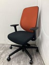 プラスジロフレックス353シリーズ 可動肘付ジロフレックス353チェア 商品画像1